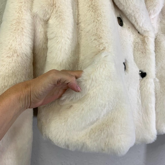 NOIZE‎ Loretta Faux Fur Cropped Double Breasted Plush Vegan Coat - NWT NFR - Picture 8 of 16